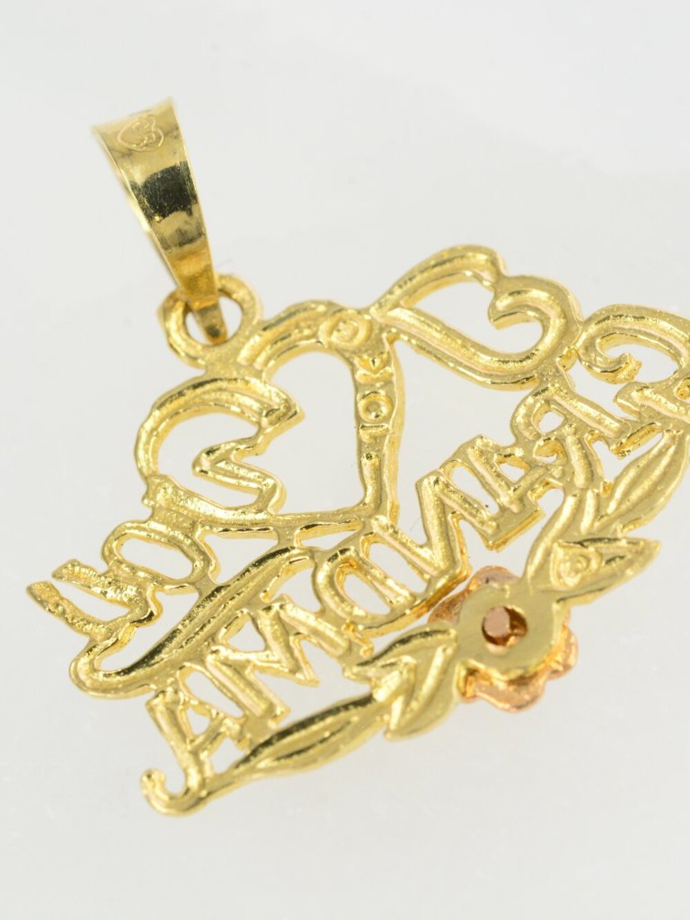 10k "I <3 Grandma" Pendant - Picture 3 of 8